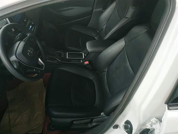 Фото 15 - Toyota Corolla