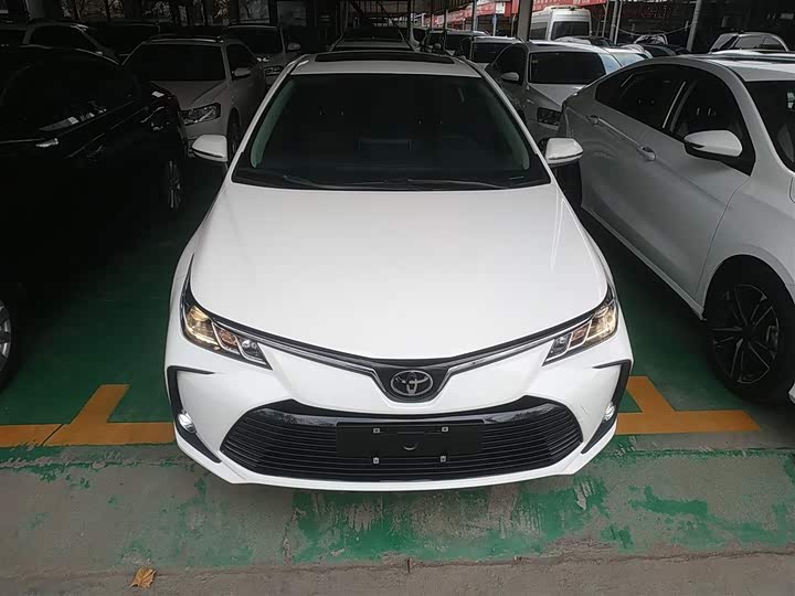 Фото 3 - Toyota Corolla