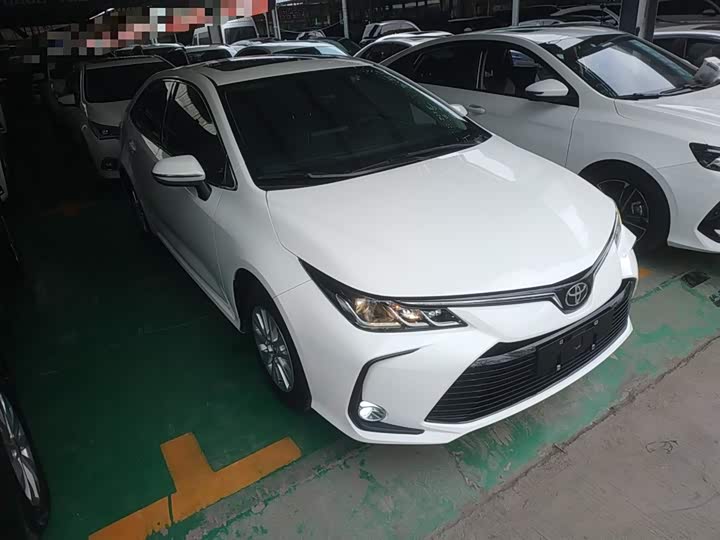 Фото 4 - Toyota Corolla