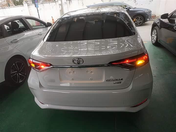 Фото 6 - Toyota Corolla