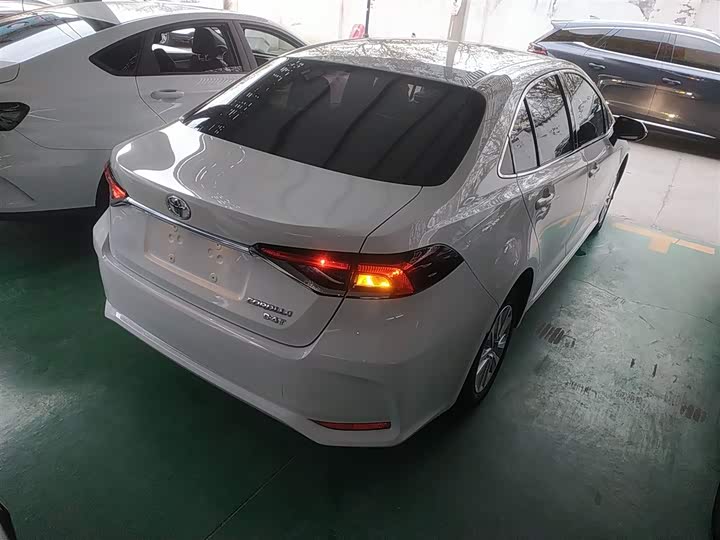 Фото 7 - Toyota Corolla