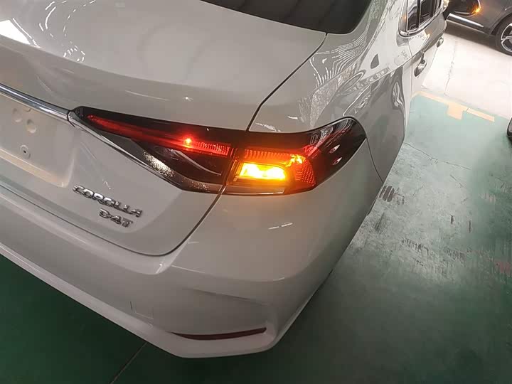 Фото 8 - Toyota Corolla