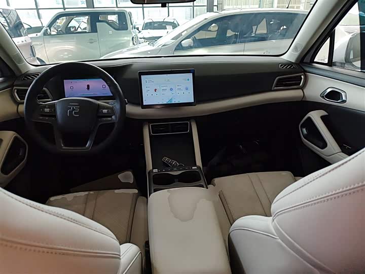 Фото 10 - BYD Yuan Up