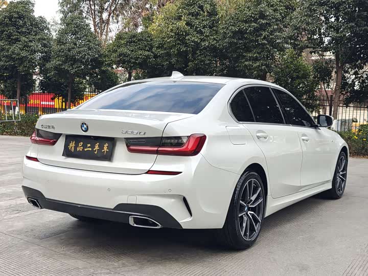 Фото 18 - BMW 3 Series