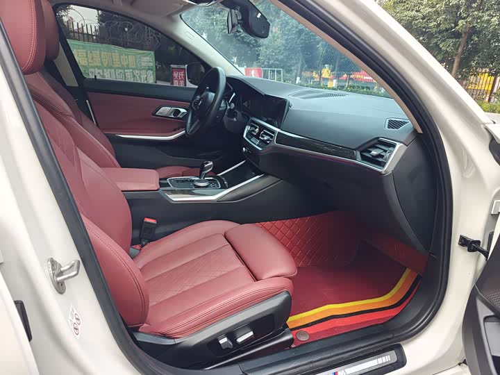 Фото 19 - BMW 3 Series