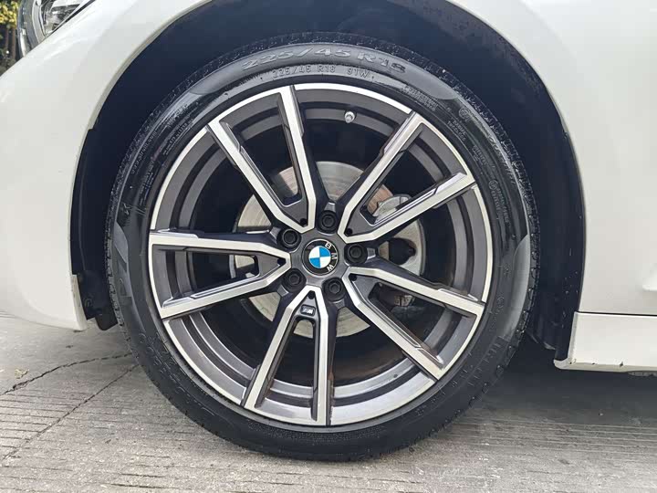 Фото 22 - BMW 3 Series