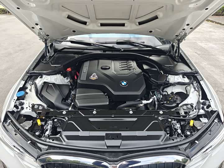 Фото 23 - BMW 3 Series