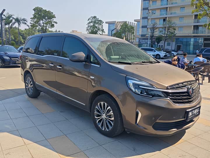 Фото 3 - Buick GL8 ES