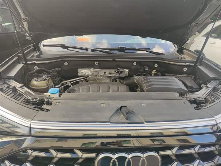 Фото 10 - Audi Q6