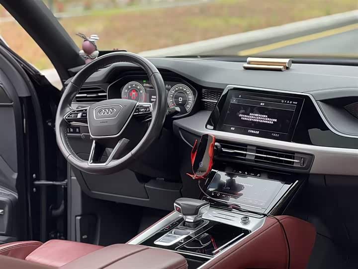 Фото 15 - Audi Q6