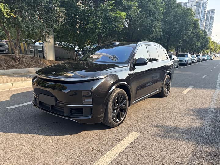 Фото 1 - LiXiang L8