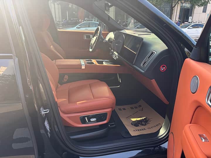 Фото 10 - LiXiang L8