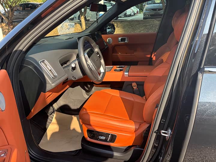 Фото 4 - LiXiang L8