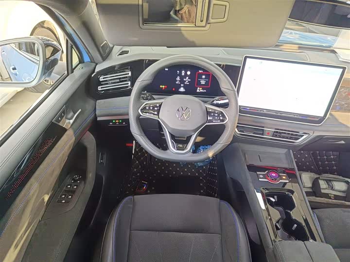 Фото 11 - Volkswagen Tiguan L Pro