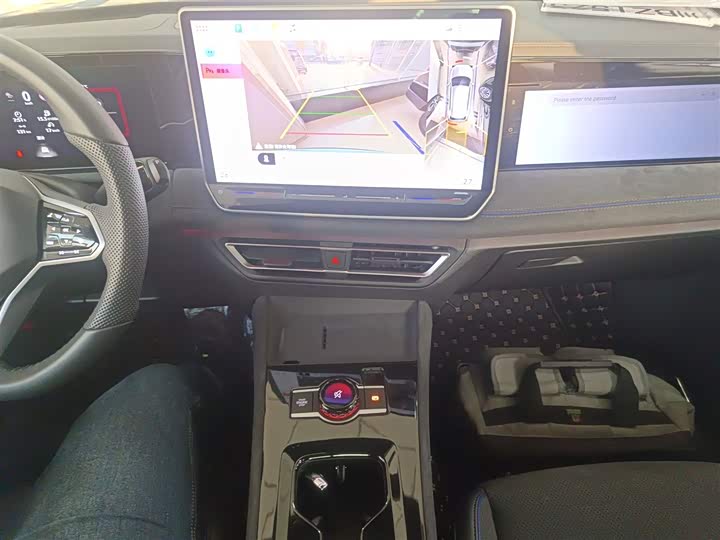 Фото 14 - Volkswagen Tiguan L Pro