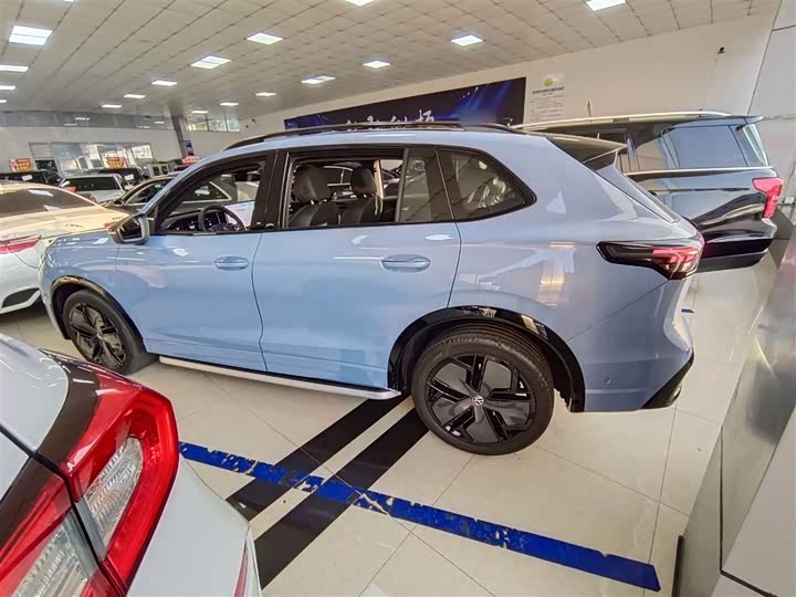 Фото 5 - Volkswagen Tiguan L Pro