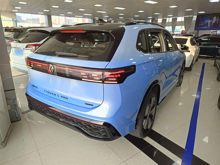 Фото 7 - Volkswagen Tiguan L Pro