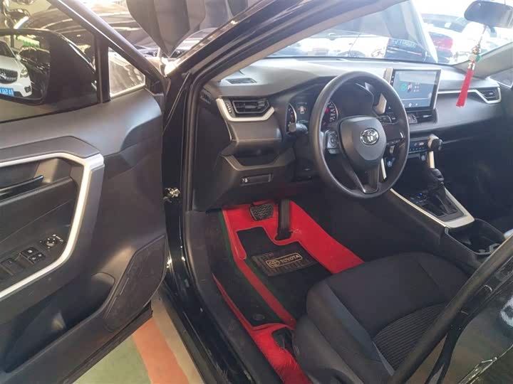 Фото 13 - Toyota Wildlander