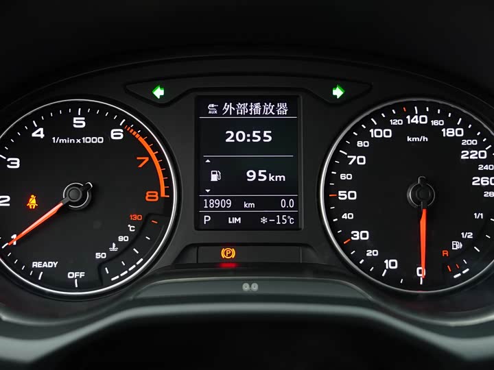 Фото 12 - Audi Q2L