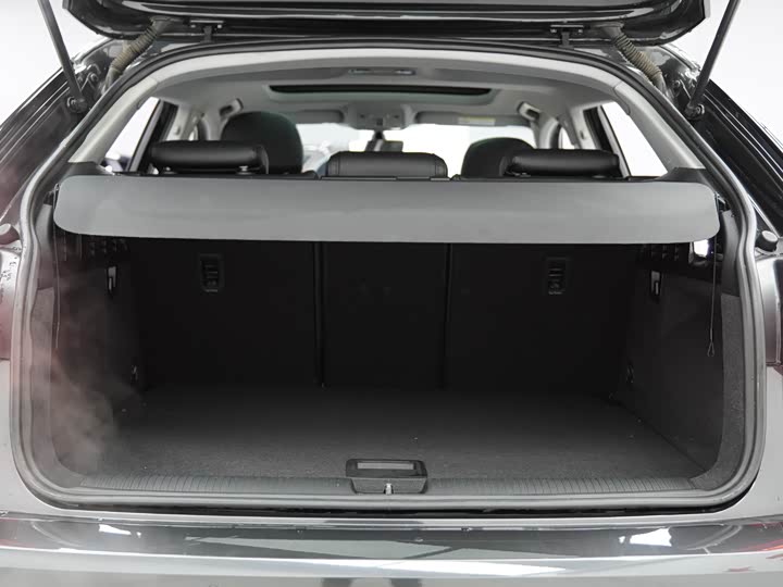 Фото 19 - Audi Q2L