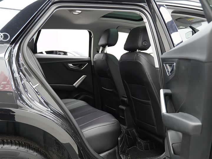 Фото 20 - Audi Q2L