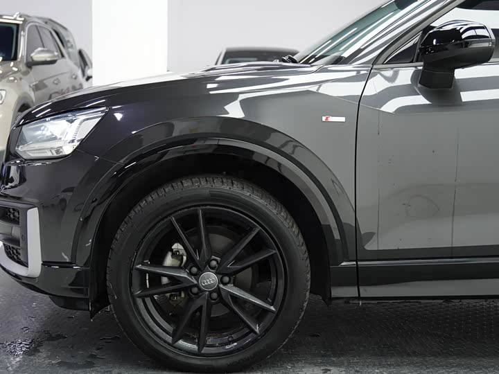 Фото 8 - Audi Q2L