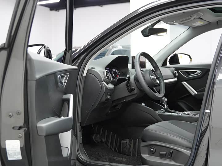 Фото 9 - Audi Q2L