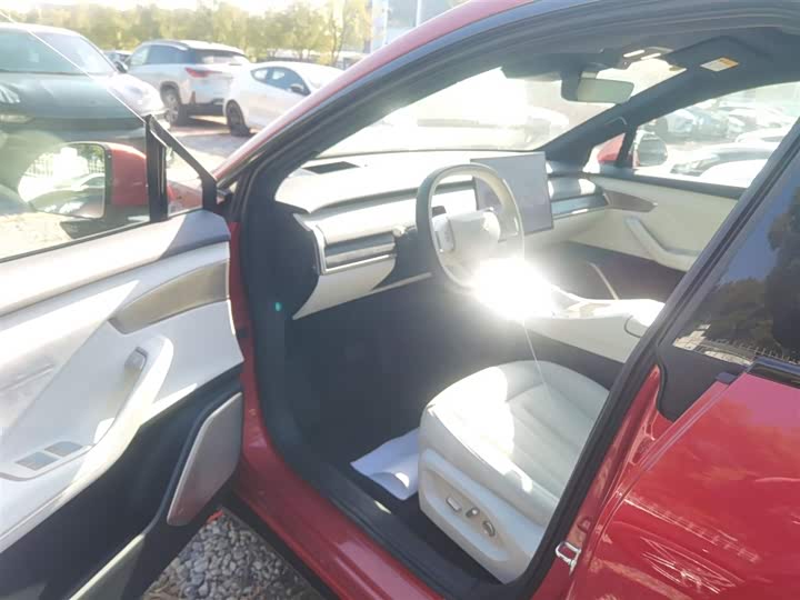 Фото 14 - Nio Onvo L60