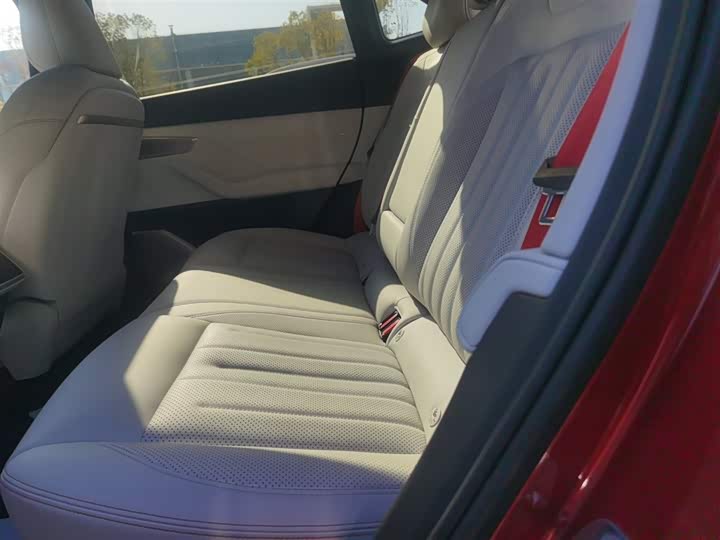 Фото 15 - Nio Onvo L60