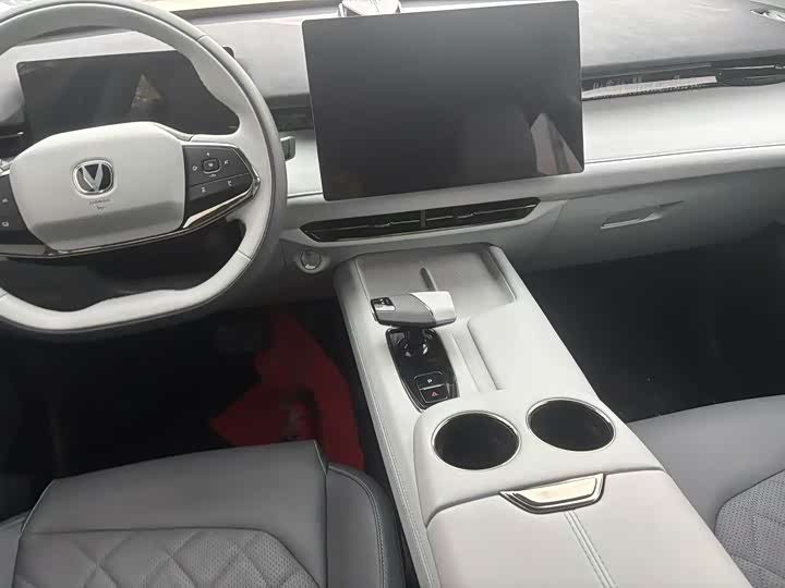 Фото 4 - Changan UNI-Z Hybrid