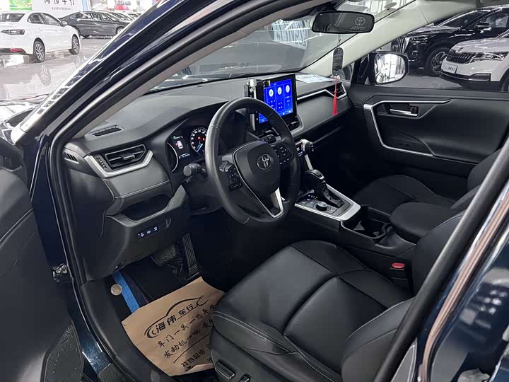 Фото 4 - Toyota Wildlander