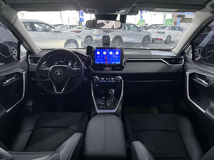 Фото 8 - Toyota Wildlander