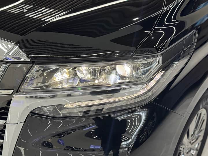 Фото 11 - Toyota Alphard