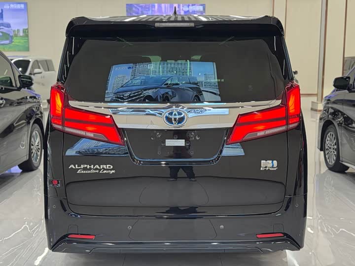 Фото 19 - Toyota Alphard