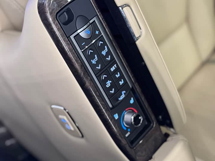 Фото 8 - Toyota Alphard