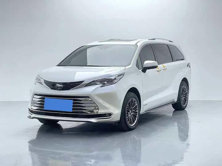 Фото 1 - Toyota Sienna