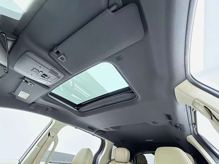 Фото 15 - Toyota Sienna