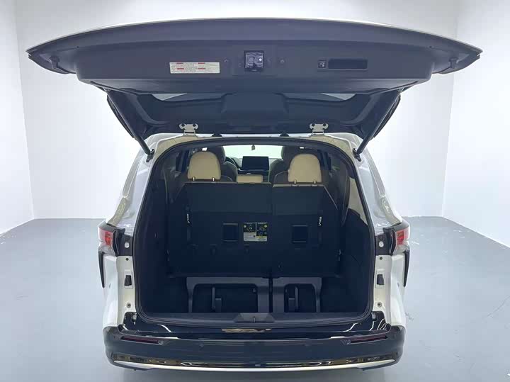 Фото 16 - Toyota Sienna