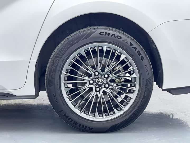 Фото 17 - Toyota Sienna