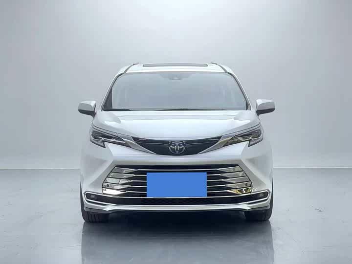 Фото 2 - Toyota Sienna