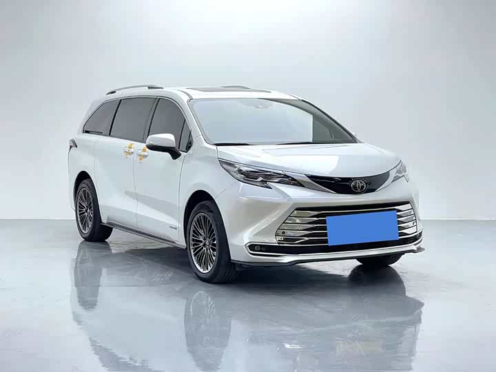 Фото 3 - Toyota Sienna