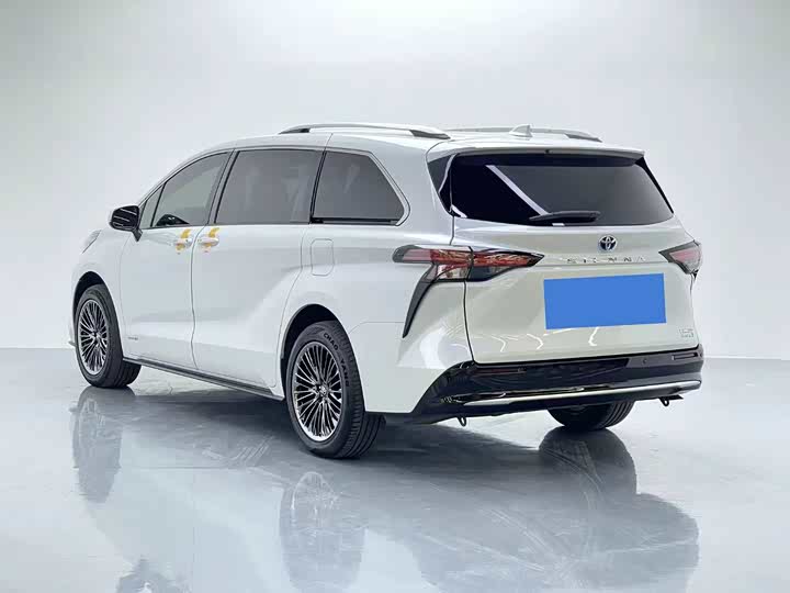 Фото 6 - Toyota Sienna