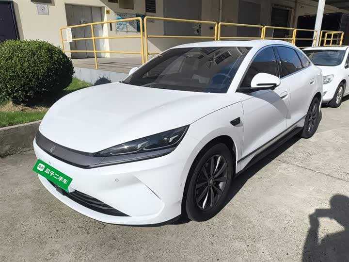 Фото 1 - BYD Qin L