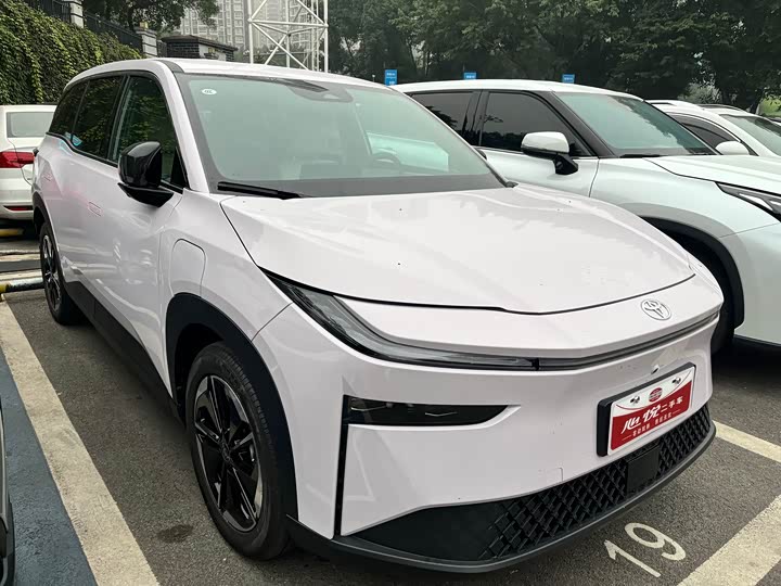 Фото 3 - Toyota bZ3X