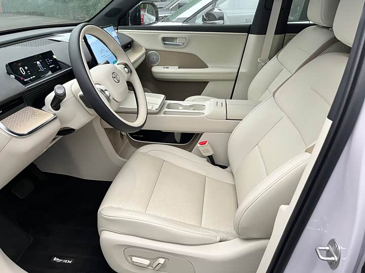 Фото 4 - Toyota bZ3X