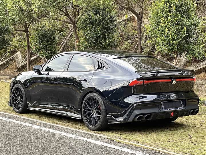 Фото 7 - Changan UNI-V