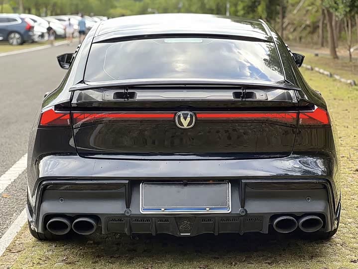 Фото 8 - Changan UNI-V