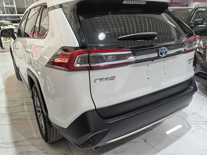 Фото 4 - Toyota Wildlander