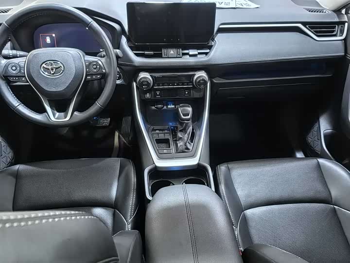 Фото 8 - Toyota Wildlander