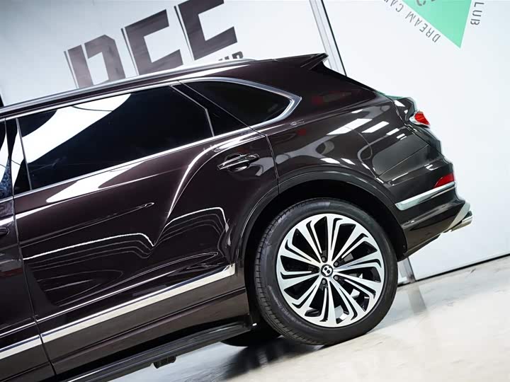 Фото 23 - Bentley Bentayga